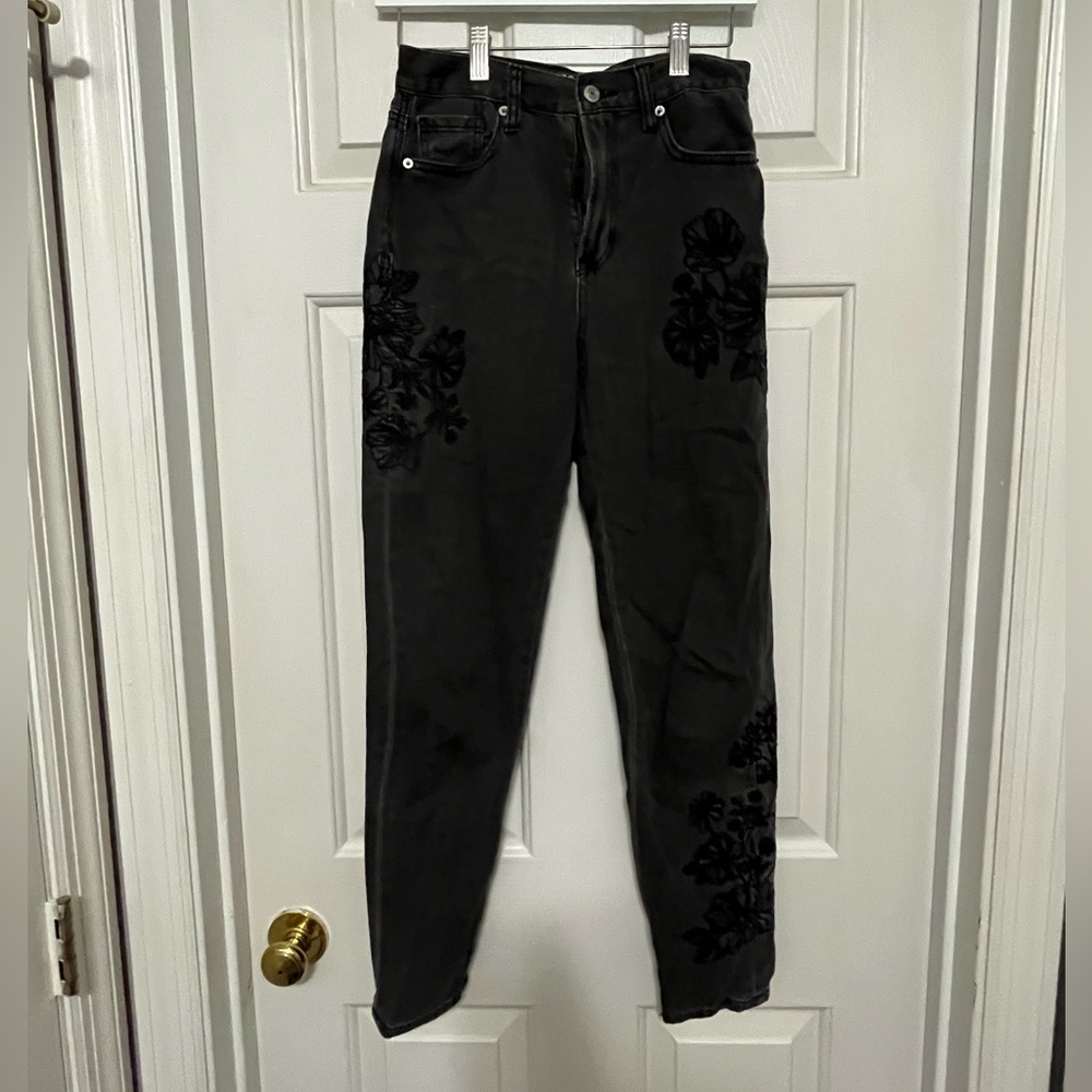 Embroidered American eagle mom jean.